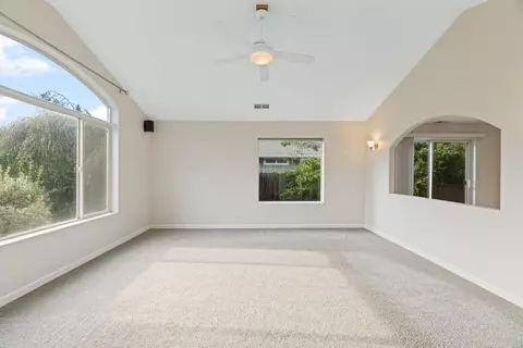 637 Benjamin Way, Phoenix, OR 97535 photo 7