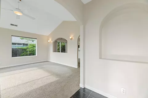 637 Benjamin Way, Phoenix, OR 97535 photo 5