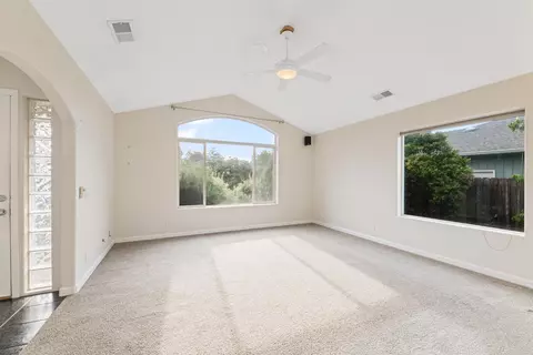 637 Benjamin Way, Phoenix, OR 97535 photo 8