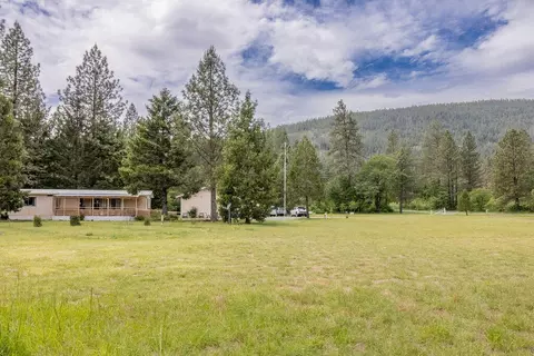 155 Piller Pl, Cave Junction, OR 97523