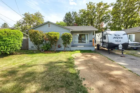 818 E Ninth St, Medford, OR 97504