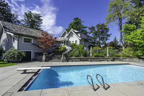 1503 E Main St, Medford, OR 97504