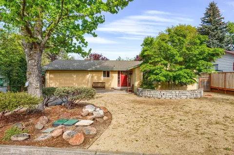 444 Willow St, Ashland, OR 97520