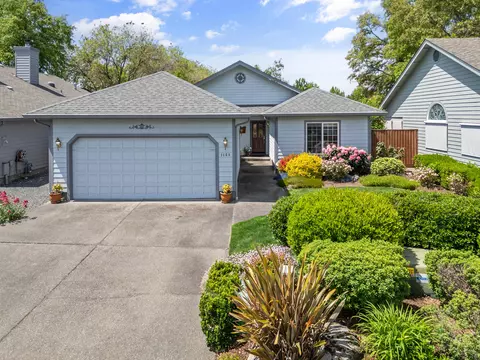 1168 Osprey Dr, Grants Pass, OR 97526