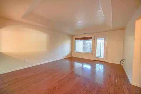 Living - 428 Crystal Dr, Eagle Point, OR 97524 photo 3 of 4