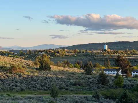 clairmont drive, Klamath Falls, OR 97601