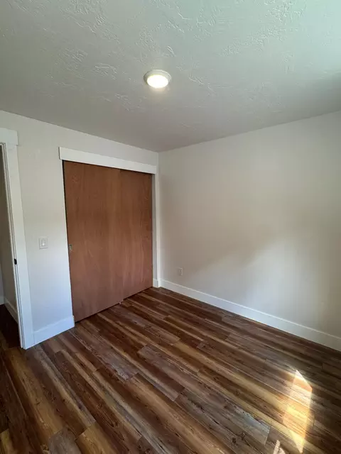 Bedroom - 728 SE Sun Ln, Bend, OR 97702 photo 3 of 3