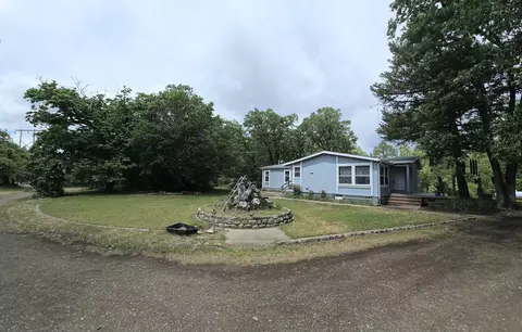 5400 Lake Shore Dr, Selma, OR 97538