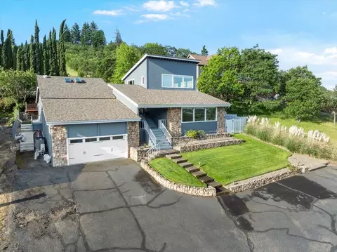 4400 Hillcrest Rd, Medford, OR 97504