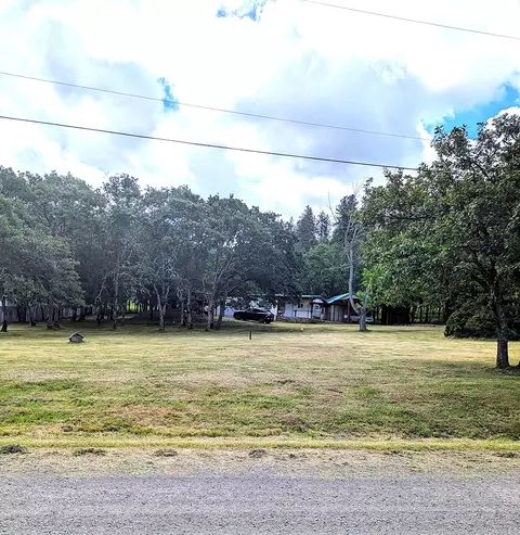 451 Comanche Dr, Medford, OR 97501