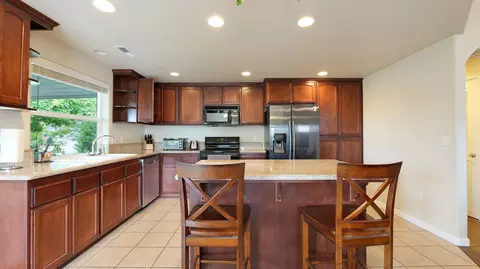 1180 Highlands Dr, Eagle Point, OR 97524 photo 6