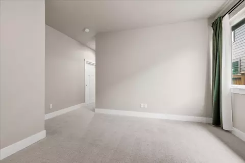 Bedroom - 20518 Murphy Rd, Bend, OR 97702 photo 2 of 5