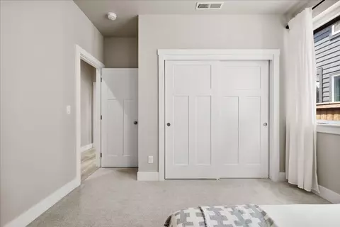 Bedroom - 20518 Murphy Rd, Bend, OR 97702 photo 3 of 5