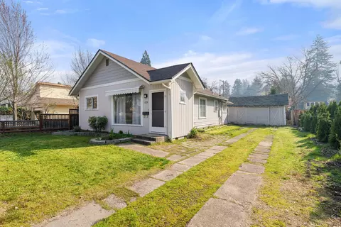 113 Vancouver Ave, Medford, OR 97504