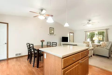 63289 NW Newhall Pl, Bend, OR 97703 photo 9