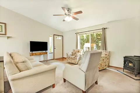 63289 NW Newhall Pl, Bend, OR 97703 photo 4