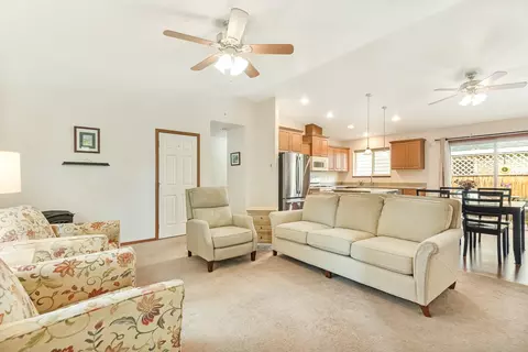 63289 NW Newhall Pl, Bend, OR 97703 photo 3
