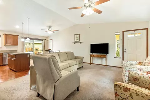 63289 NW Newhall Pl, Bend, OR 97703