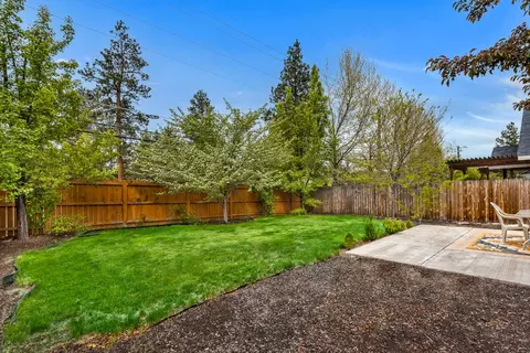 63289 NW Newhall Pl, Bend, OR 97703 photo 21