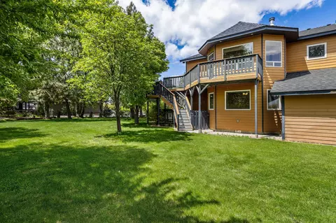 63232 Peterman Ln, Bend, OR 97701