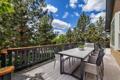 Exterior - 63232 Peterman Ln, Bend, OR 97701 photo 4 of 5