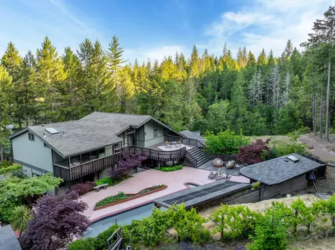 1550 Draper Valley Rd, Selma, OR 97538