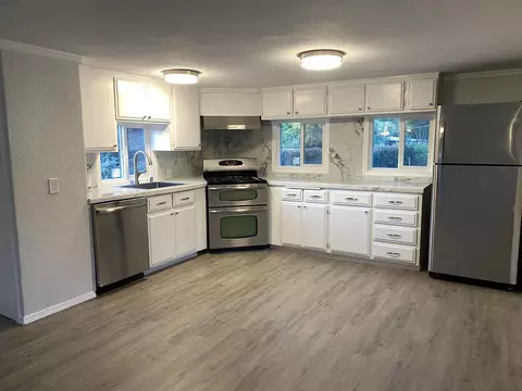 7001 Rogue River Hwy #34, Grants Pass, OR 97527