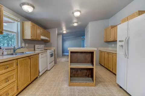 52084 Red Pne, La Pine, OR 97739 photo 6
