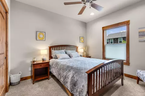 Bedroom - 21447 Belknap Dr, Bend, OR 97701 photo 2 of 4