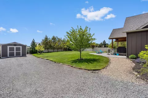Exterior - 21447 Belknap Dr, Bend, OR 97701 photo 6 of 8