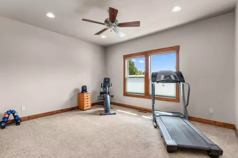 Bedroom - 21447 Belknap Dr, Bend, OR 97701 photo 3 of 4