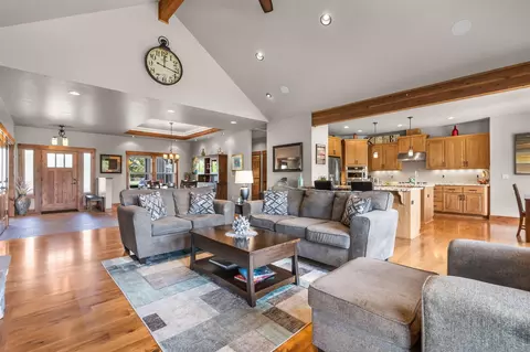 Living - 21447 Belknap Dr, Bend, OR 97701 photo 2 of 2