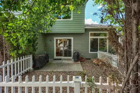 Exterior - 353 Live Oak Loop, Central Point, OR 97502 photo 4 of 6