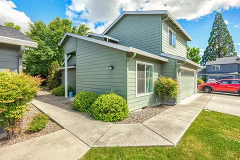 Exterior - 353 Live Oak Loop, Central Point, OR 97502 photo 2 of 6