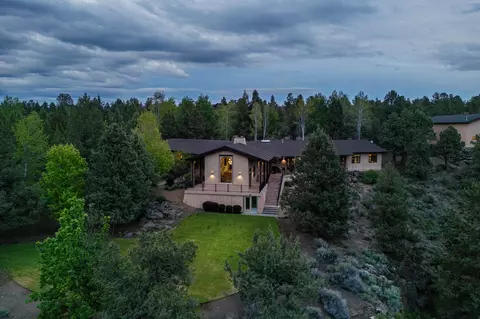 8050 NW Grubstake Way, Redmond, OR 97756