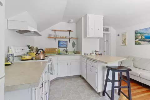 Kitchen - 581 E Main St, Ashland, OR 97520 photo 4 of 4