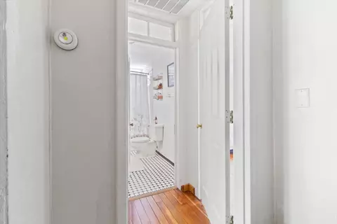 Entry Way - 581 E Main St, Ashland, OR 97520 photo 2 of 2