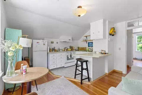 Kitchen - 581 E Main St, Ashland, OR 97520 photo 3 of 4