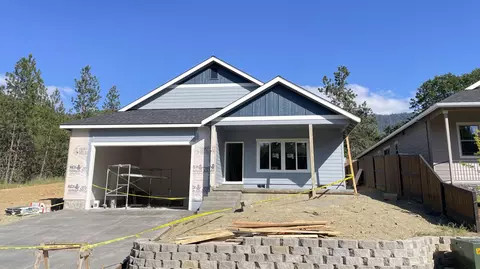 2523 Overland Dr, Grants Pass, OR 97527
