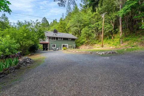 988 Savage Creek Rd, Grants Pass, OR 97527