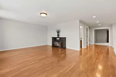 Living - 21177 Ritz Pl, Bend, OR 97702 photo 4 of 7