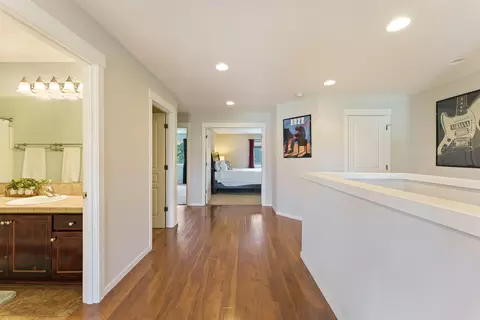 Entry Way - 21177 Ritz Pl, Bend, OR 97702 photo 1 of 2