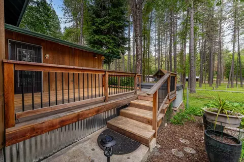 Exterior - 4425 Evans Creek Rd, Rogue River, OR 97537 photo 11 of 22
