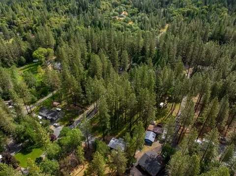 View/Area - 4425 Evans Creek Rd, Rogue River, OR 97537 photo 6 of 7