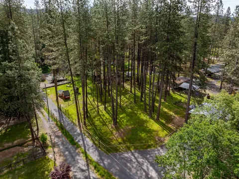 View/Area - 4425 Evans Creek Rd, Rogue River, OR 97537 photo 2 of 7