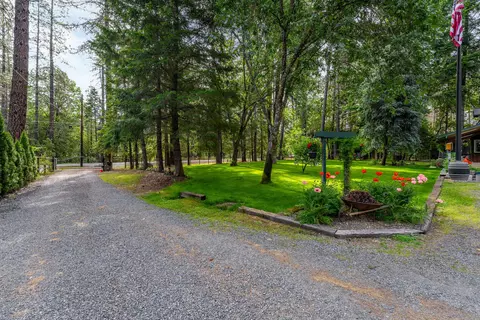 Exterior - 4425 Evans Creek Rd, Rogue River, OR 97537 photo 12 of 22