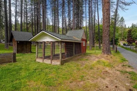 Exterior - 4425 Evans Creek Rd, Rogue River, OR 97537 photo 19 of 22