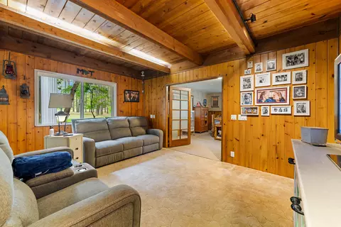 Living - 4425 Evans Creek Rd, Rogue River, OR 97537 photo 1 of 2
