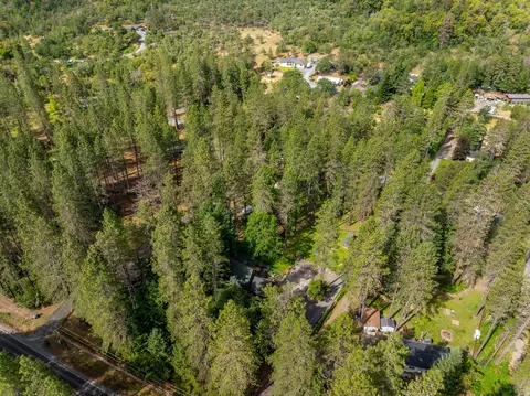 View/Area - 4425 Evans Creek Rd, Rogue River, OR 97537 photo 3 of 7