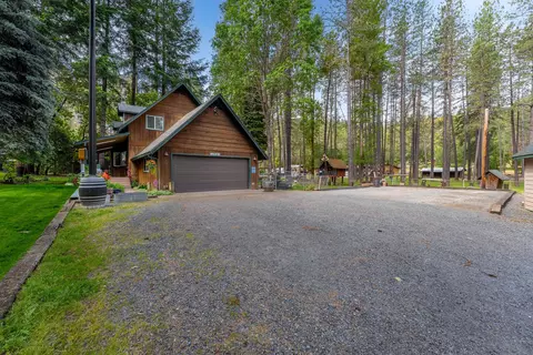 Exterior - 4425 Evans Creek Rd, Rogue River, OR 97537 photo 8 of 22